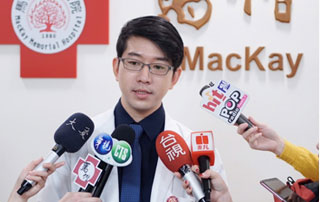拔粉刺細菌感染「吃掉」鼻子馬偕醫生以自體肋骨重建鼻形